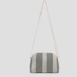 Vivaia crossbody- NWT